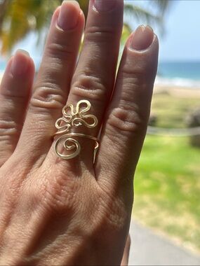 Gold Spiral Open Ring - Elegant Women's Jewelry
